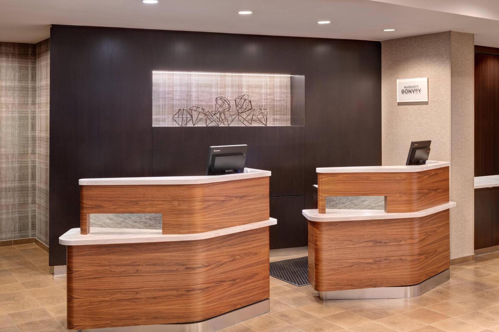 Courtyard By Marriott Pittsburgh Washington Meadow Lands Hotel Екстериор снимка