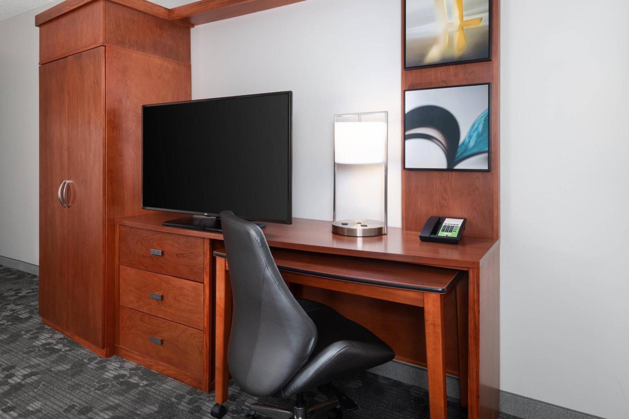 Courtyard By Marriott Pittsburgh Washington Meadow Lands Hotel Екстериор снимка