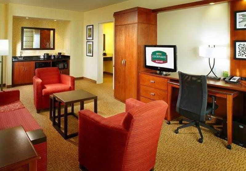 Courtyard By Marriott Pittsburgh Washington Meadow Lands Hotel Екстериор снимка